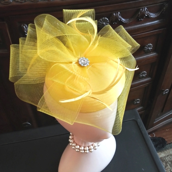 Elegant Classic Pillbox Fascinator Church, Brunch, Kentucky Derby. Tea, … - Picture 4 of 5